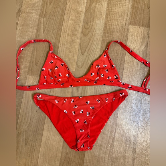 Billabong Red Floral Bikini Size Small - Picture 3 of 3